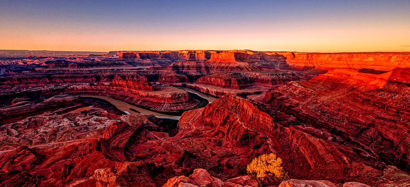 വർണ്ണ പരിഹാരങ്ങൾ വാഗ്ദാനം ചെയ്യുന്നത് ഞങ്ങൾ ഇഷ്ടപ്പെടുന്നു